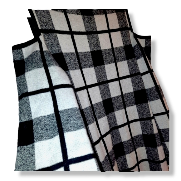 Style & Co Windowpane Plaid Cold Shoulder Sweater - Picture 7 of 8